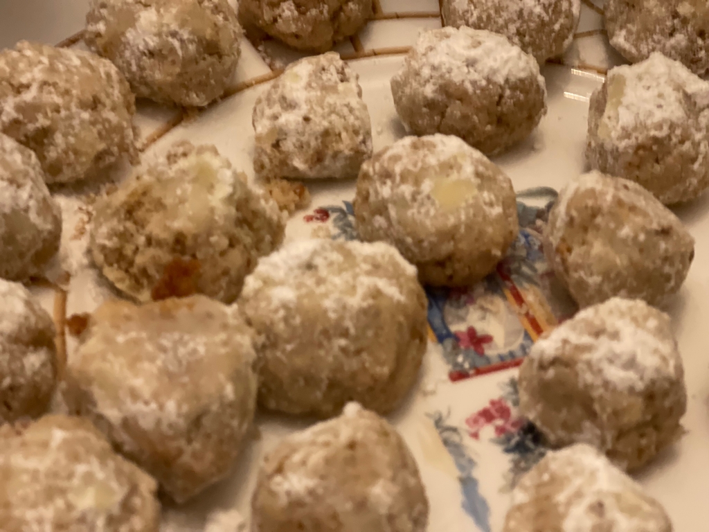 Pecan snowball